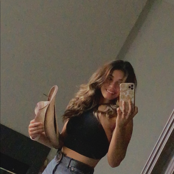 Meet your Posher, Anay - Picture 4 of 14